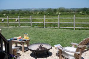 15% off summer stays at Collie Shepherd Huts Image